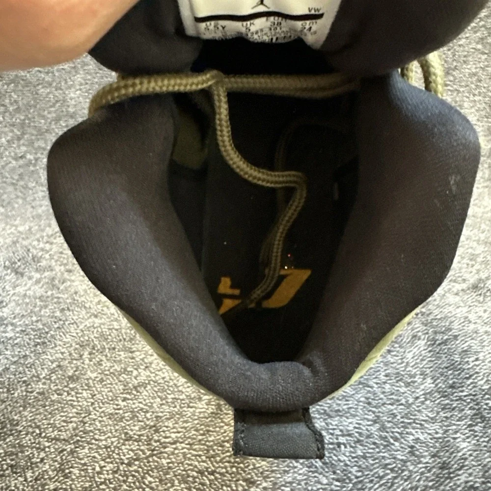 Nike‎ Air Jordan 12 Retro GS Olive Lux Class of 2003 5.5Y Gold